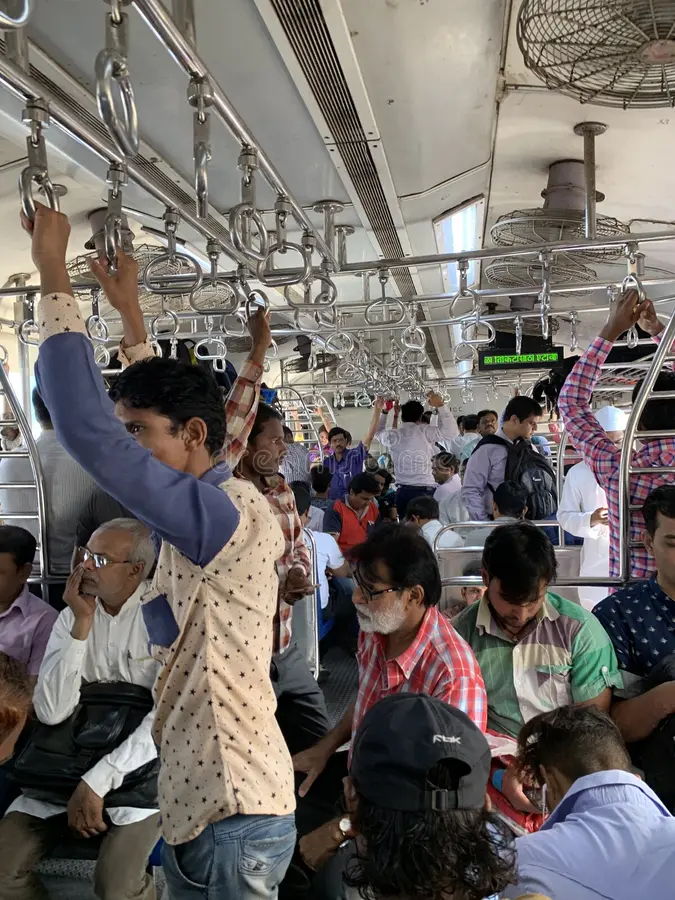 mumbai-train-transportation-lifeline-local-transport-commuters-travelling-platform-india-143341216