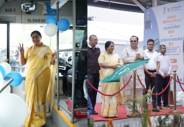 Pink and Purple Colorful Holi Festival Greeting Video (5)